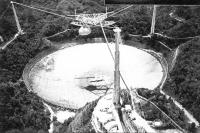 300-метровая параболическая антенна радиотелескопа Аресибо