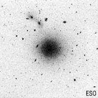 IC 3328 выглядит как типичная эллиптическая галактика