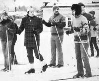 Участники конференции осваивают уральскую лыжню